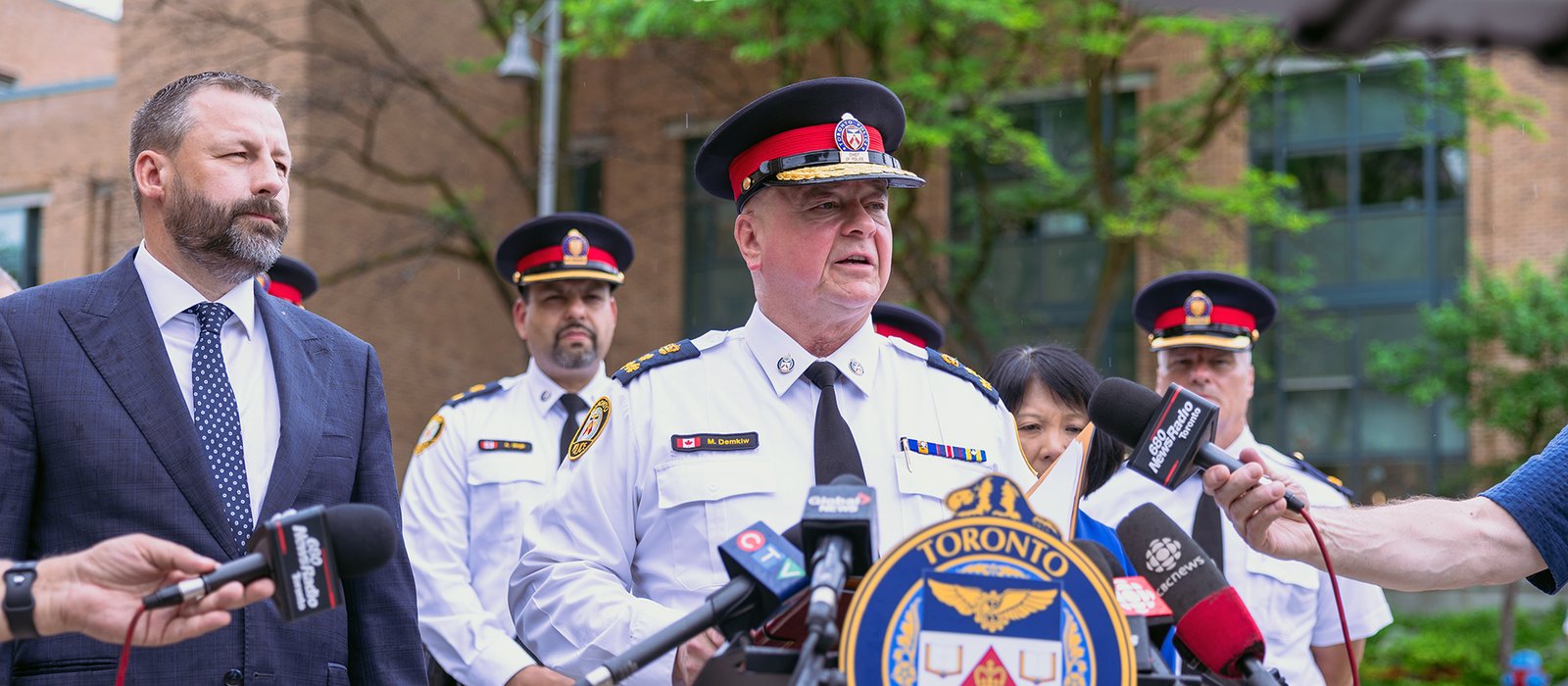 https://www.tps.ca/media/filer_public_thumbnails/filer_public/0c/7e/0c7e173c-1e14-4a98-8494-8bc8d764e87b/4e04977f-2b1d-47d9-b597-69748558a6ec.jpg__1600x700_q85_crop_subject_location-933%2C384_subsampling-2_upscale.jpg