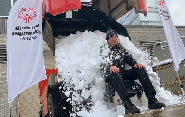 Chief Ramer Takes Polar Plunge for Special Olympics Ontario