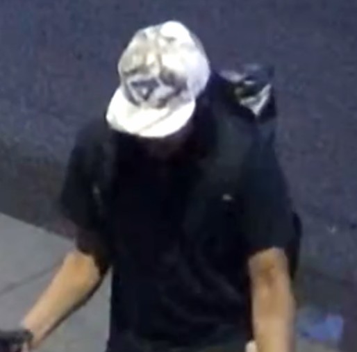 Suspect Sought in Theft Investigation,
Spadina Avenue and Dundas Street West