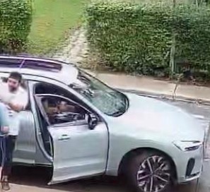 Suspect Sought in Distraction Theft Investigation,
College Street and Beatrice Steet area