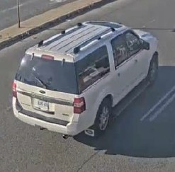 White Ford Expedition vehicle with Ontario license plate DJJS 875